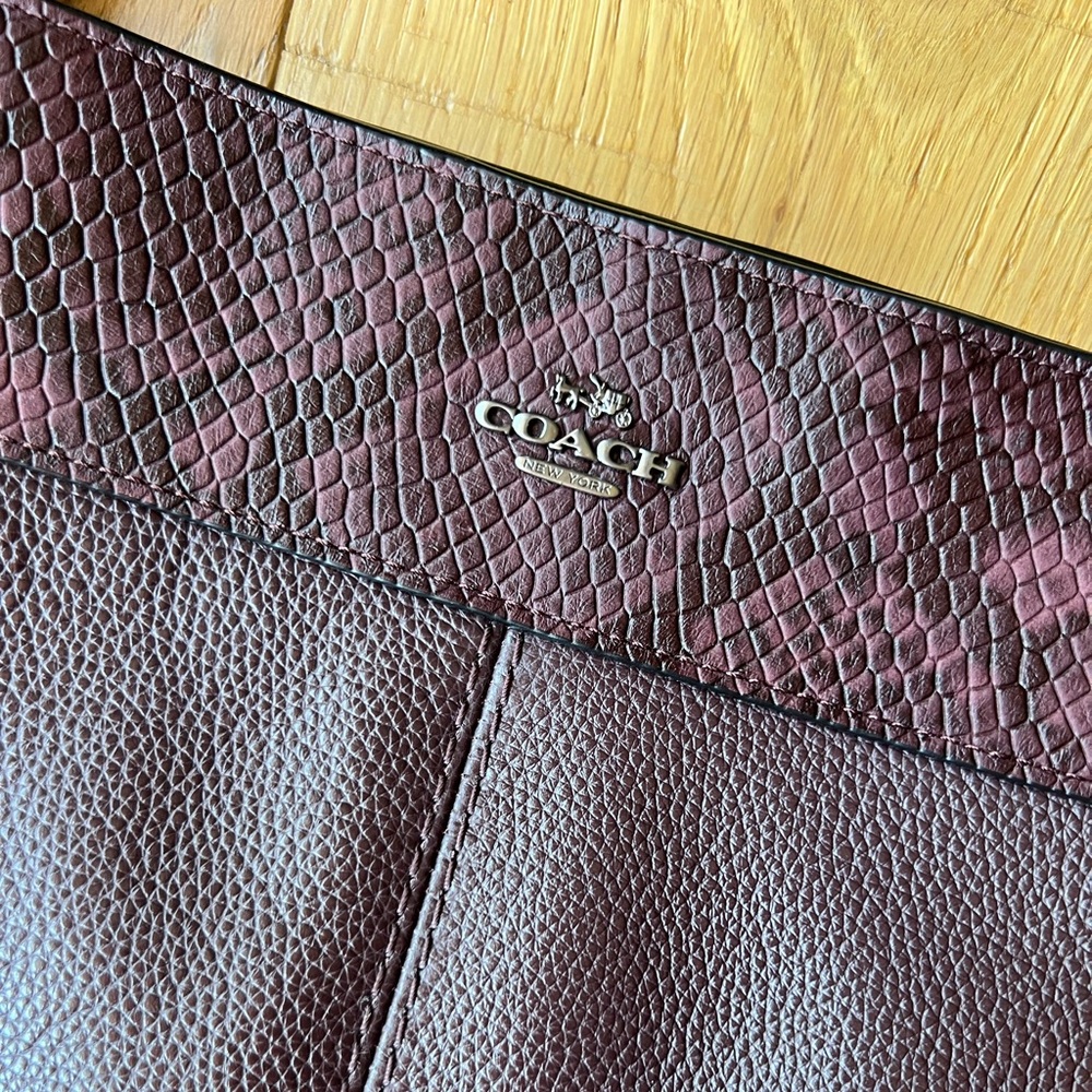 Coach Shoulder Bag - Picture 2 of 8